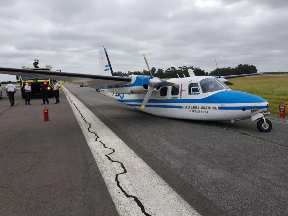 Accidente y principio de incendio de un avión de la Fuerza Aérea