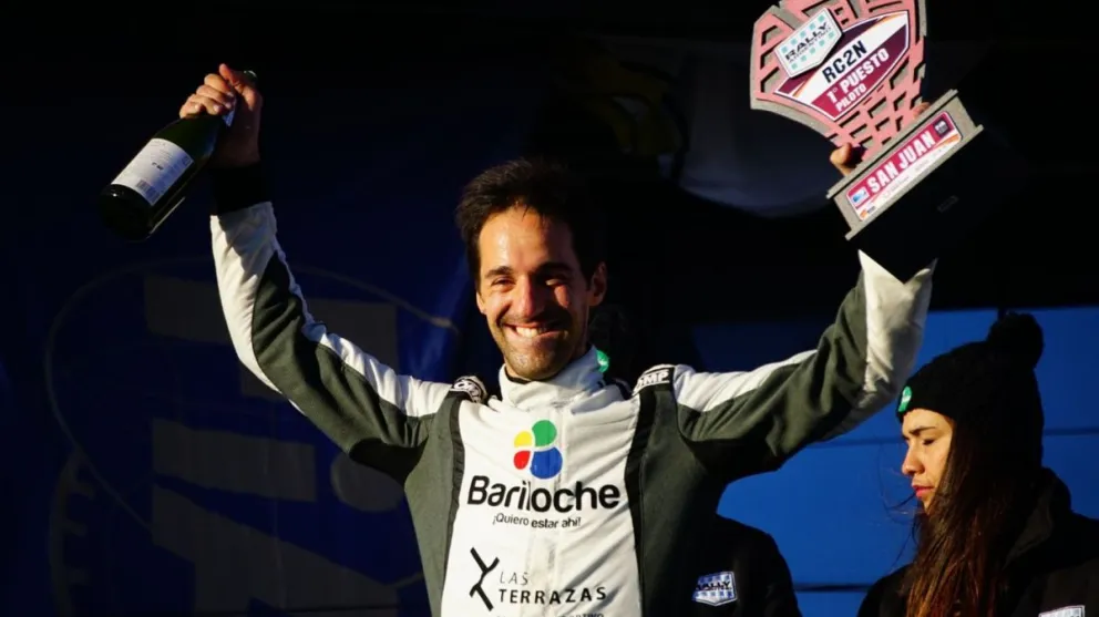 Elvira quiere pelear por el título.