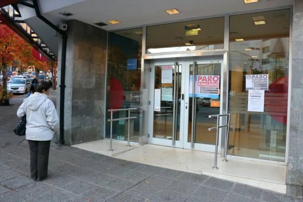 Los bancarios paran dos horas el lunes para exigir más seguridad
