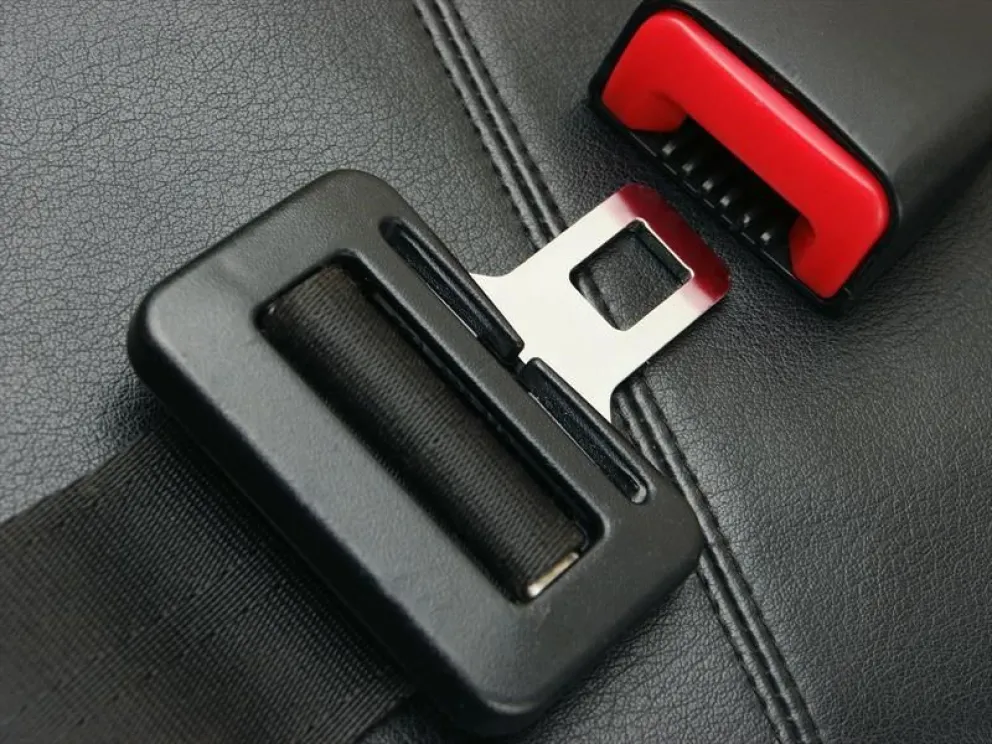 Solamente la mitad de los automovilistas utiliza el cinturón de seguridad