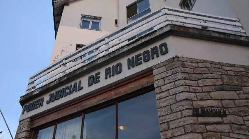 Se suspendió el juicio contra el docente acusado de abusar sexualmente de una alumna