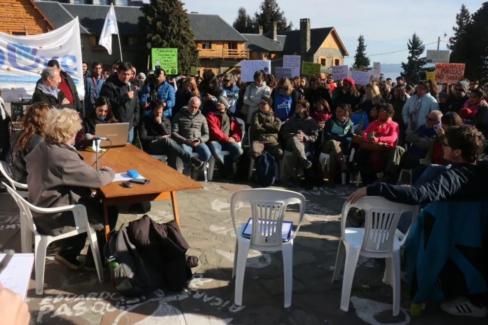 Crisis universitaria: Movilización y reclamo en el Centro Cívico