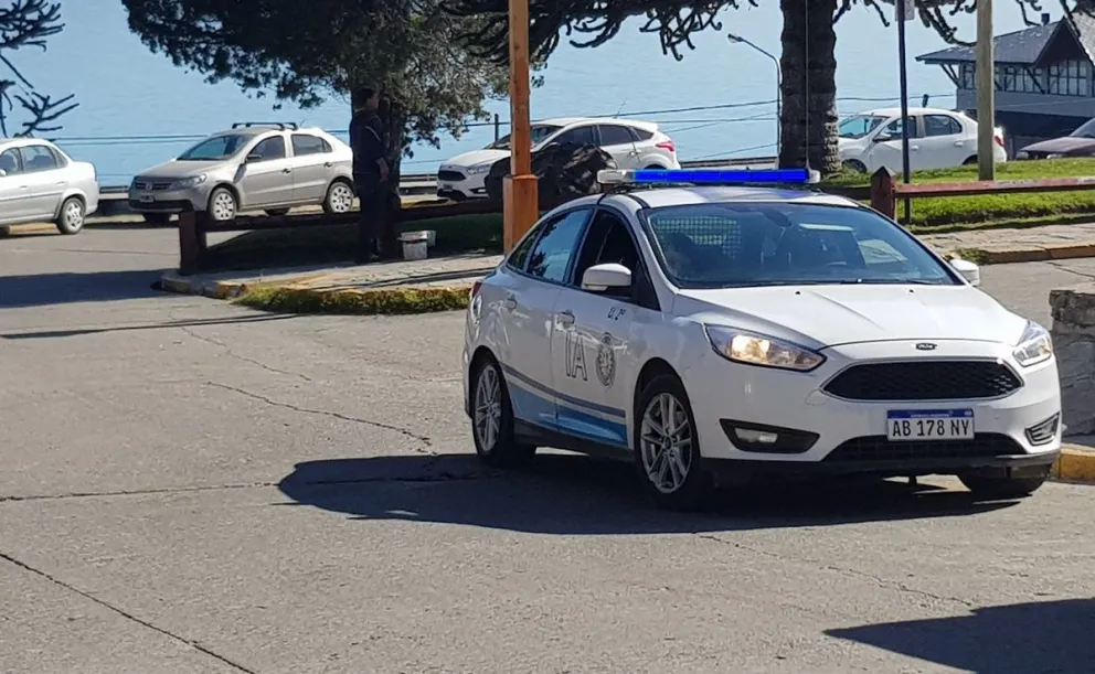 Chocaron, se dieron a la fuga y terminaron detenidos por circular fuera del horario permitido