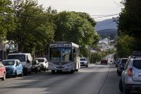El Municipio pone casi 100 mil litros de combustible en los colectivos de Mi Bus