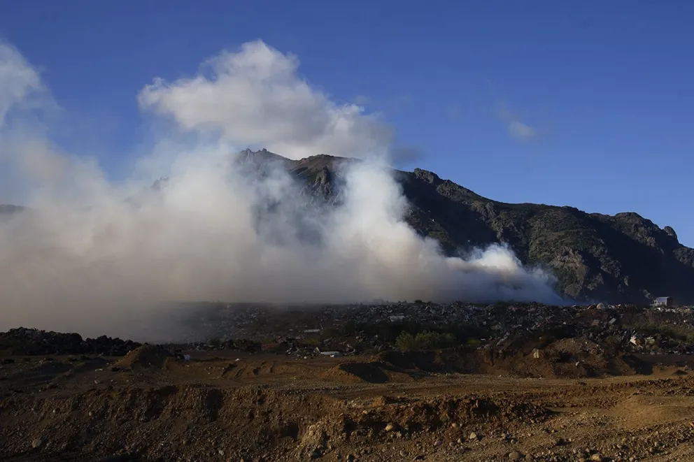 El Municipio contrató maquinaria por más de 137 mil dólares para trabajar en el vertedero