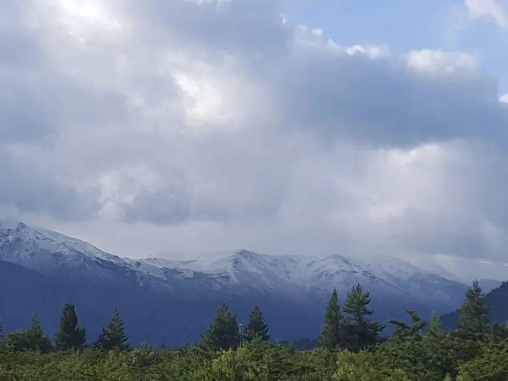 Así amanecieron las montañas este martes.