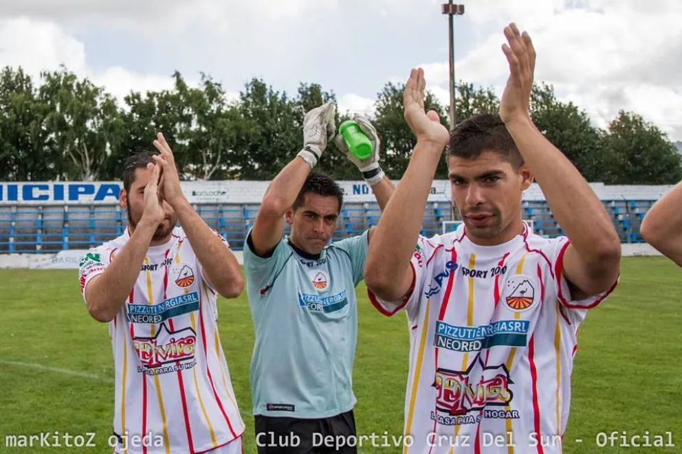 El "Cruzado" se prepara para su debut como local.