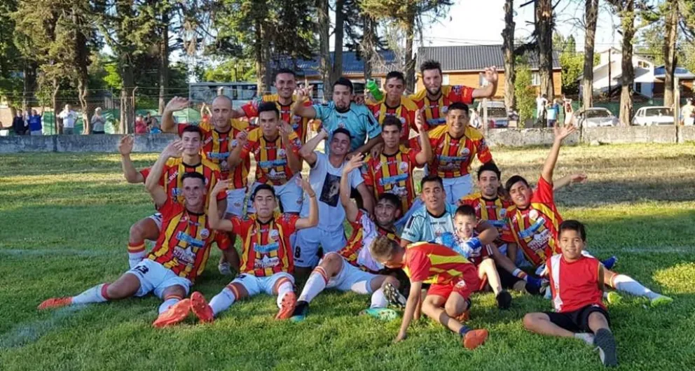 Los "Cruzados" tuvieron el gran festejo en El Bolsón.