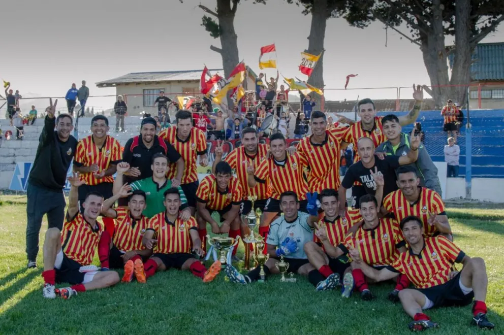 Otro título más. Cruz del Sur se quedó con la Copa Bariloche.