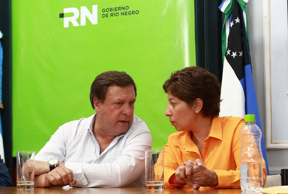 Para Carreras, la sociedad "necesita un debate limpio y sin violencia entre los candidatos". 