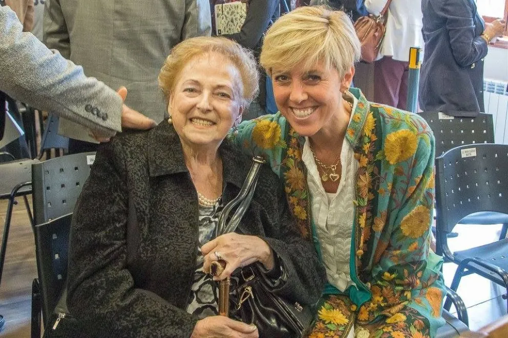 "Chiche" Costa, con la senadora Silvina García Larraburu. 