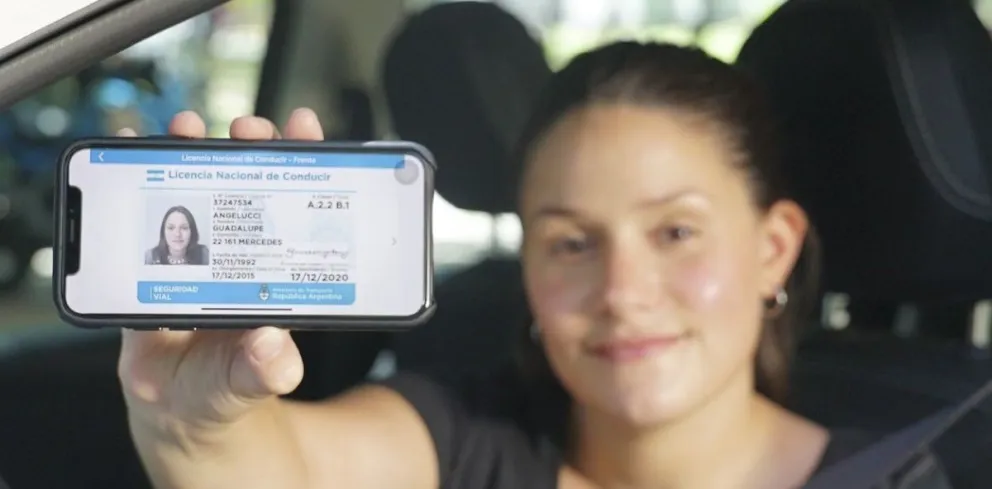 Se podrá llevar una versión digital de la licencia de conducir