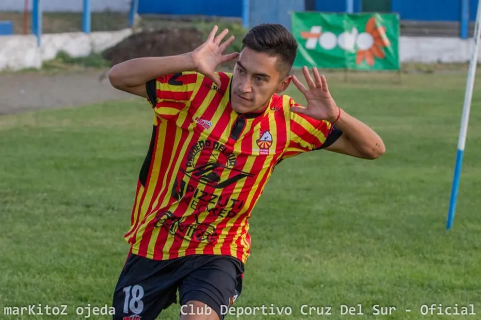 Valdebenito marcó dos goles en Neuquén.