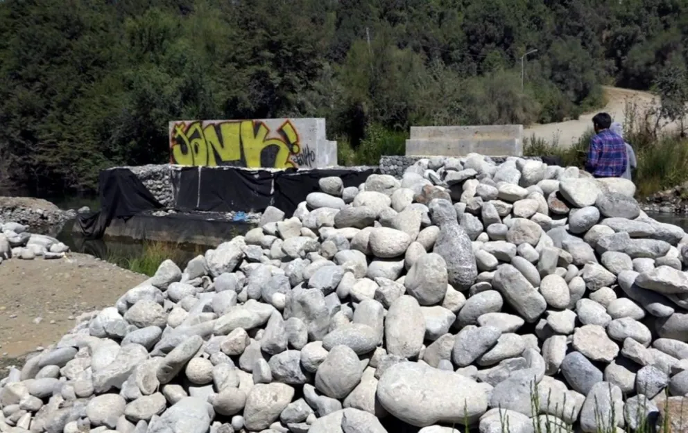 Comenzó la obra del puente Negro en Villa Los Coihues