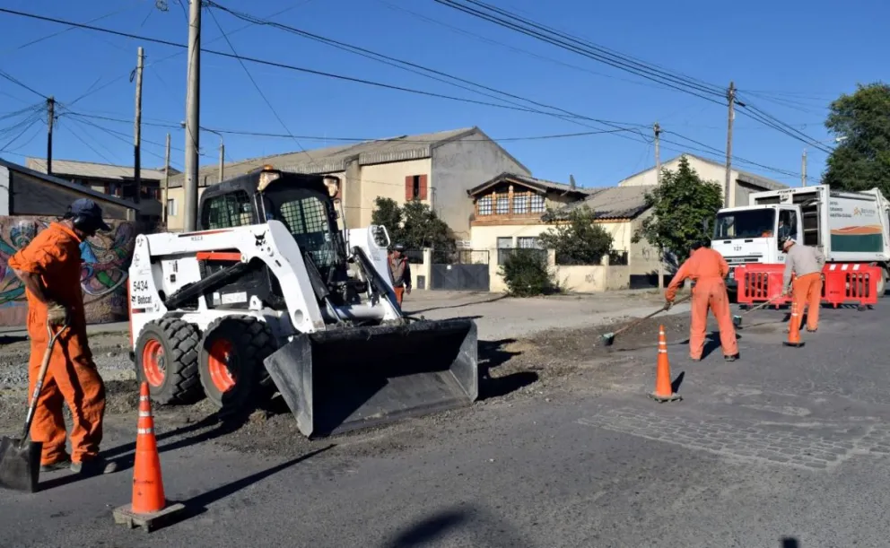 Comenzó el bacheo en la zona de Elordi y Sobral