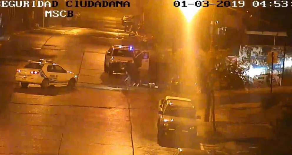 Video: Persecución en contra mano, choque y detenidos en pleno centro