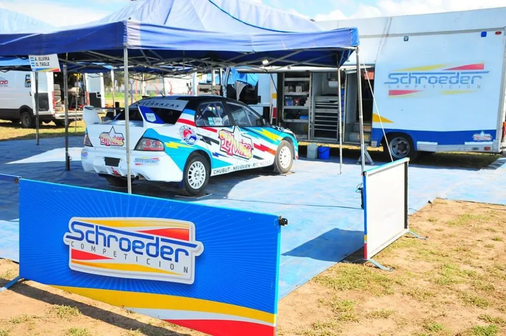 El Evo IX de Elvira y Tagle, esperando por acelerar.