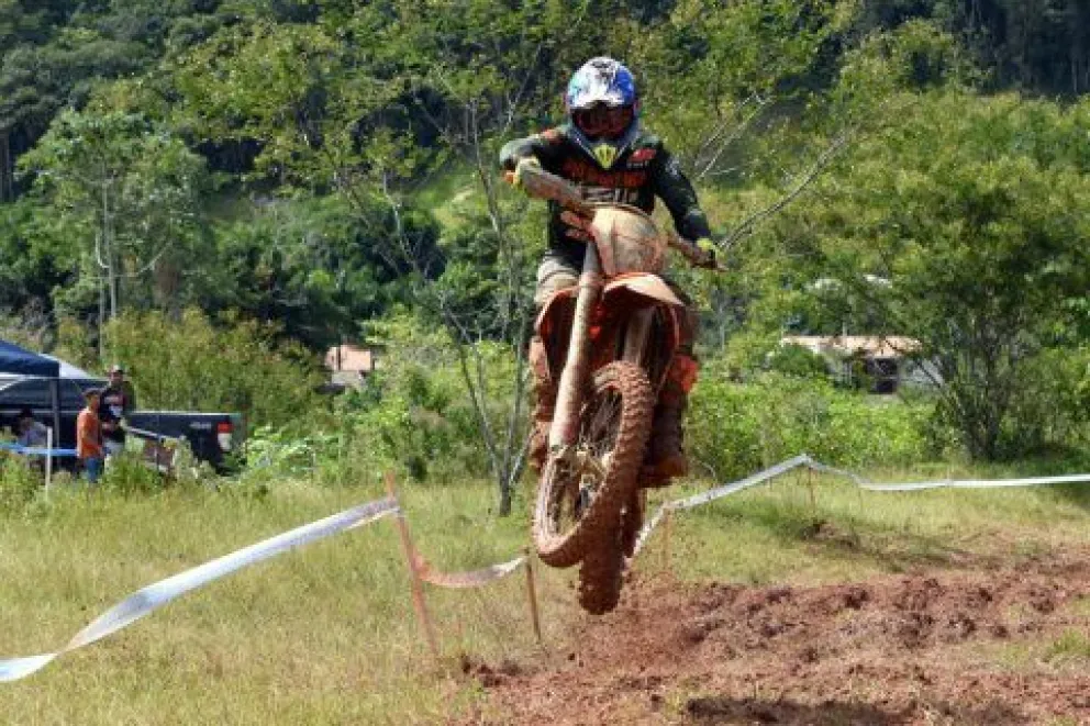 "Crispy" peleó bien adelante en las dos primeras finales.