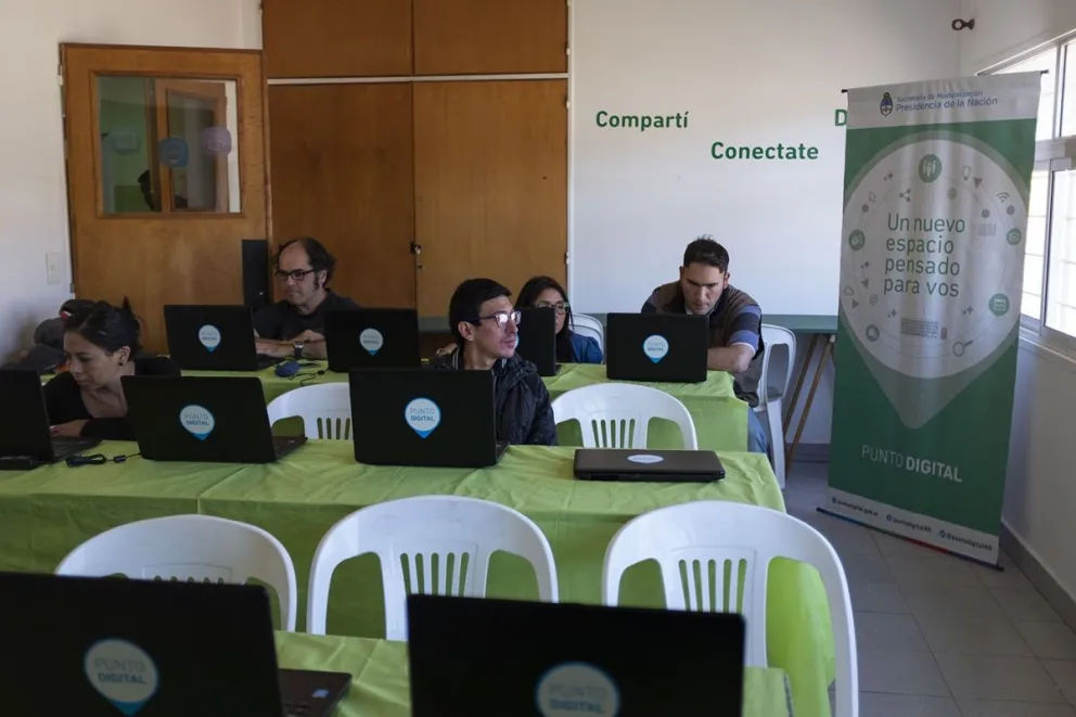 El Ruca Che implementa un proyecto de acercamiento tecnológico para todos los vecinos