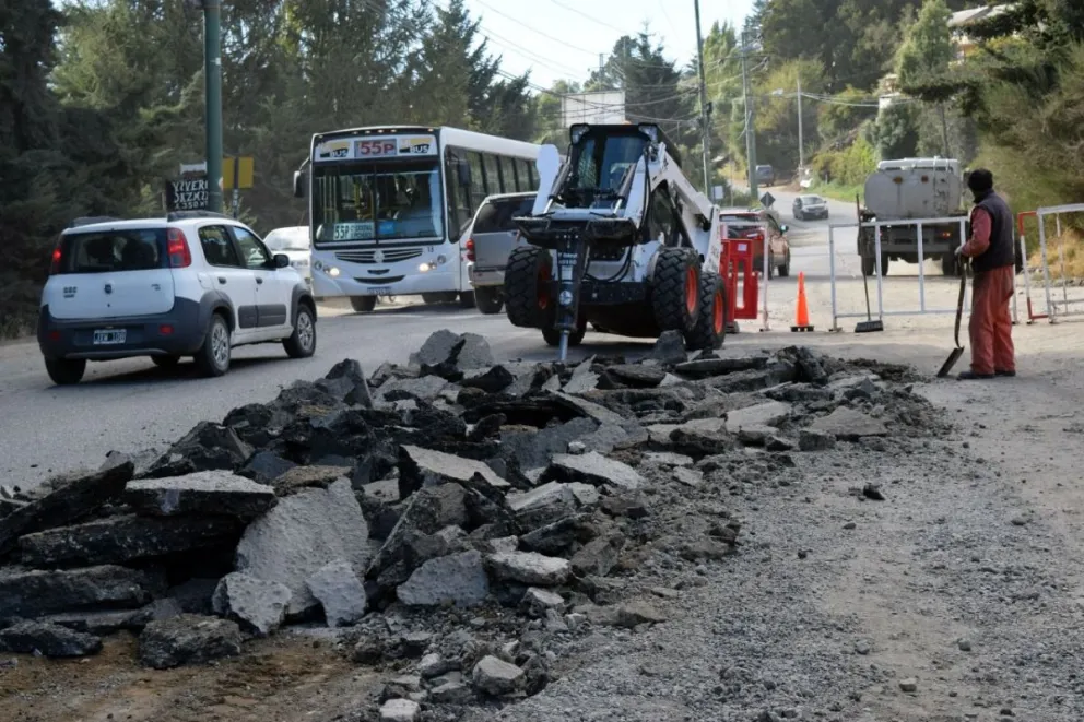 Continúan las obras de hormigonado en Pioneros y Saihueque