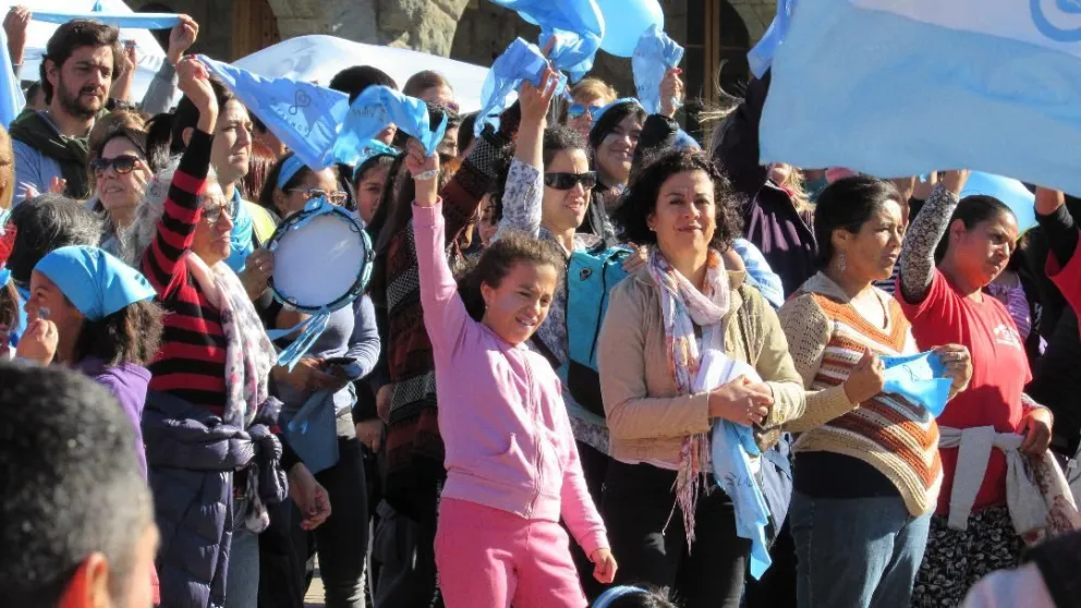 Cuestionaron a los funcionarios que apoyan el aborto legal. 