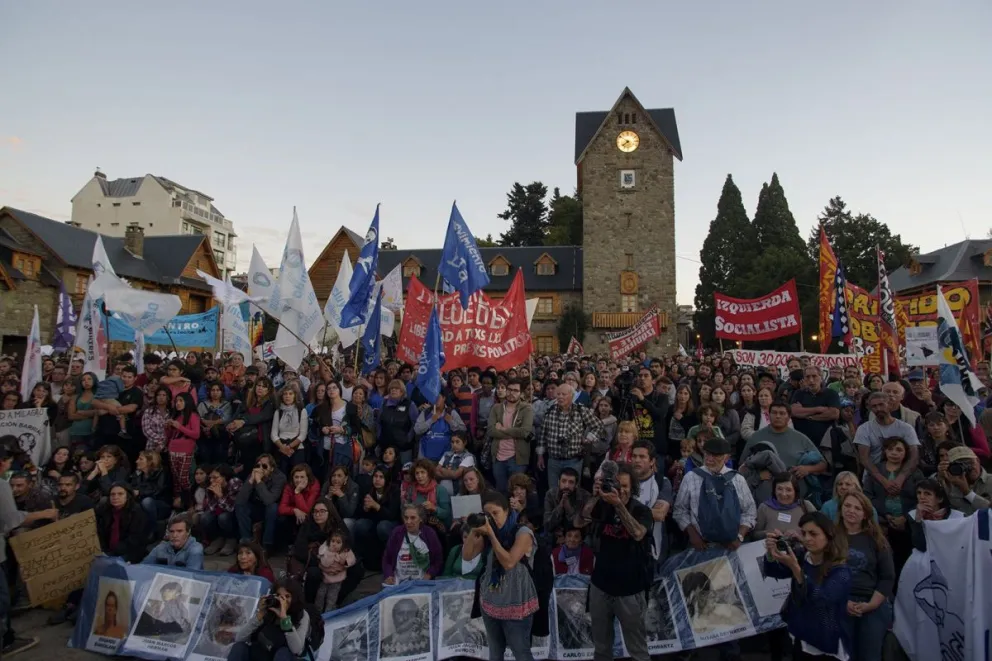 Como cada 24 de marzo, hubo movilización en Bariloche y en el resto del país. 