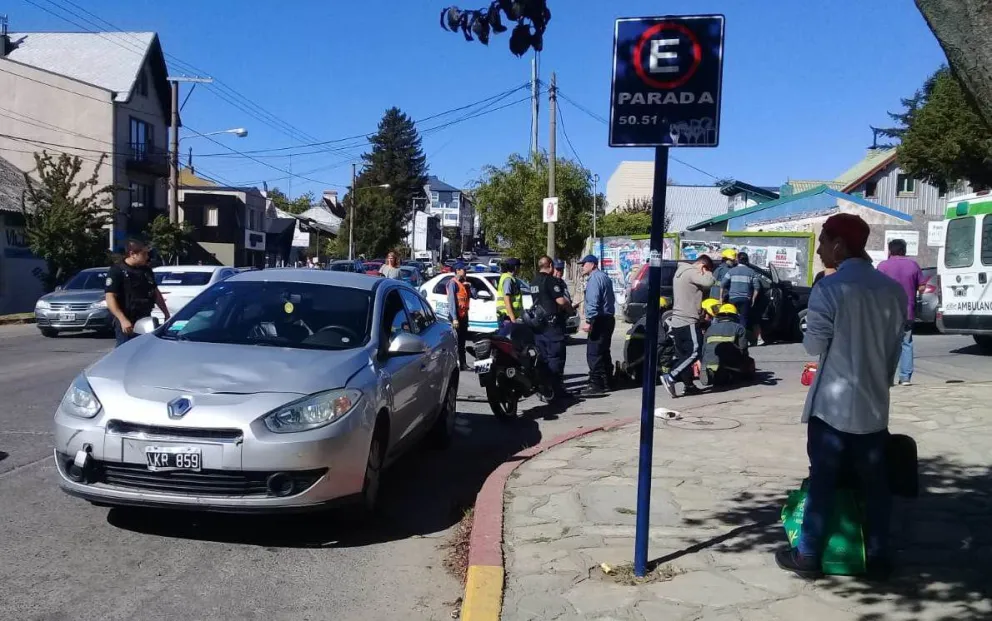 Un motociclista hospitalizado tras un fuerte choque