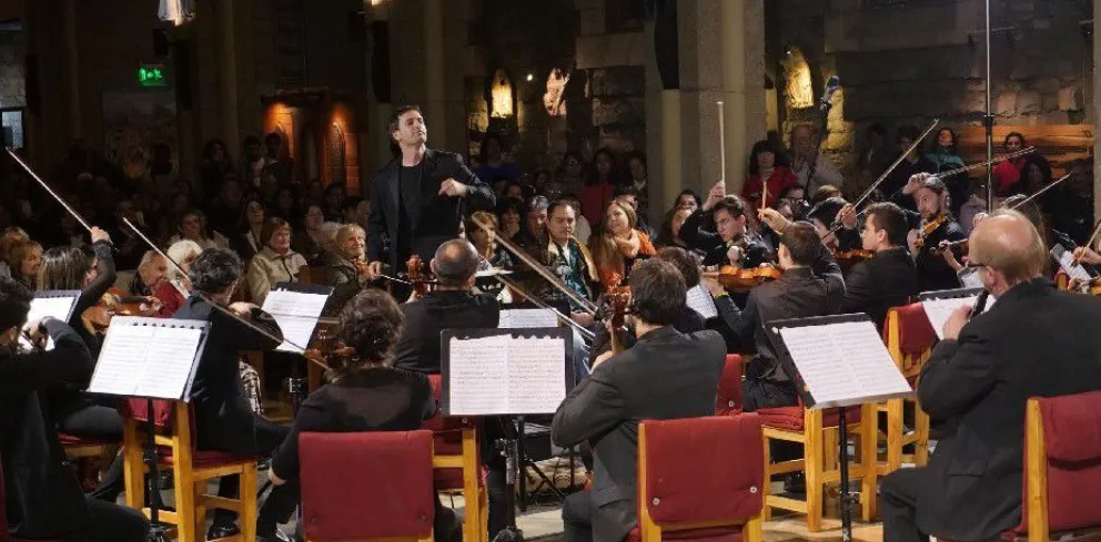 La Filarmónica de Río Negro se presenta en Bariloche con Ángel Mahler