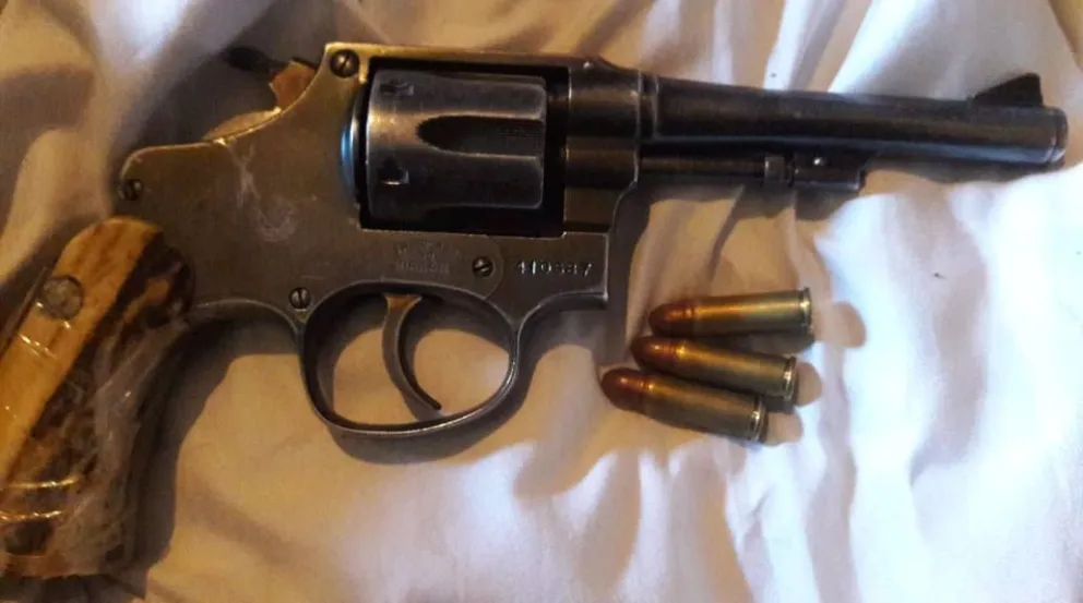 Detuvieron al sospechoso de asaltar y golpear a una familia con un arma