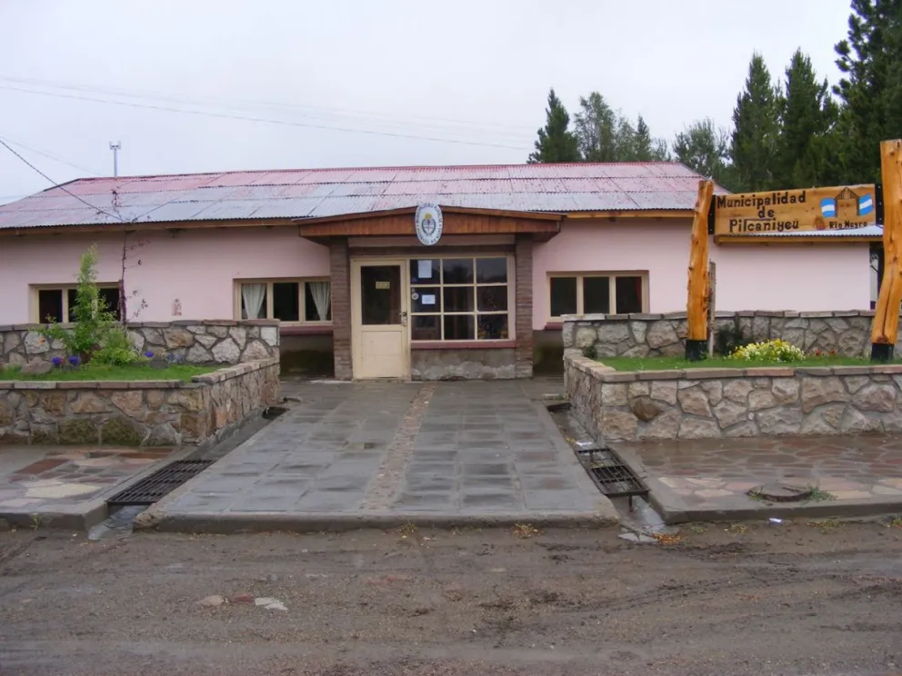 Mujeres se movilizan por la denuncia de una violación en el municipio de Pilcaniyeu