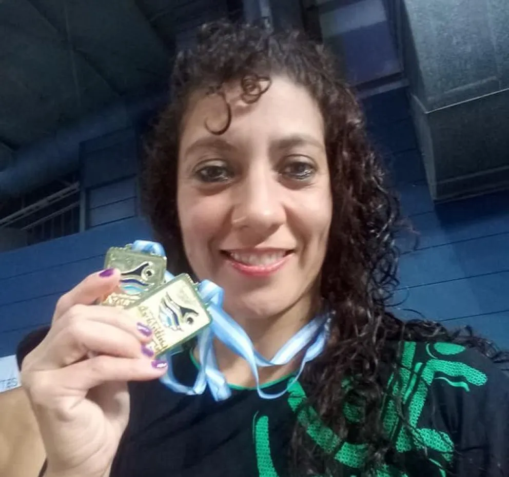 Roxana y sus dos primeros títulos en un nuevo Argentino.