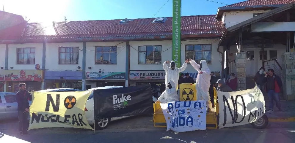 Protestaron contra el avance de la megaminería en Río Negro