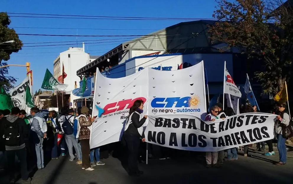 En Bariloche también marcharon contra las políticas del Gobierno nacional