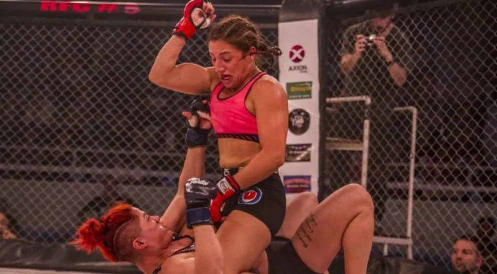 Campo fue una locomotora arriba de la jaula. 