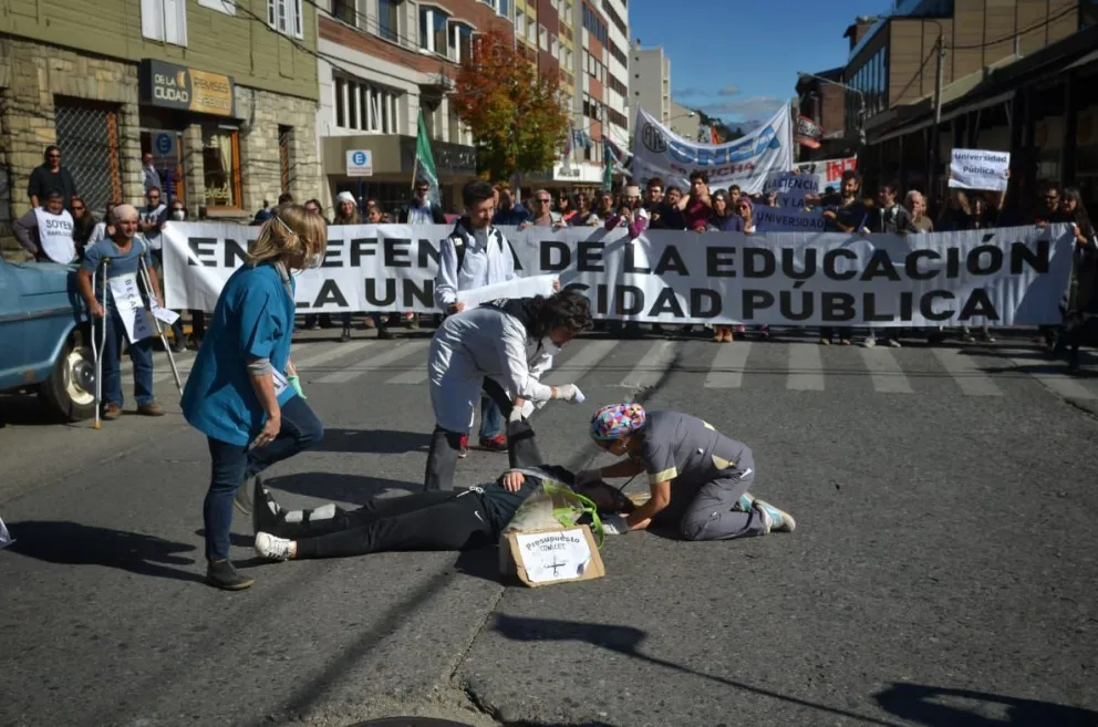 Con una marcha, reclamaron por la situación “crítica” en Ciencia y Tecnología