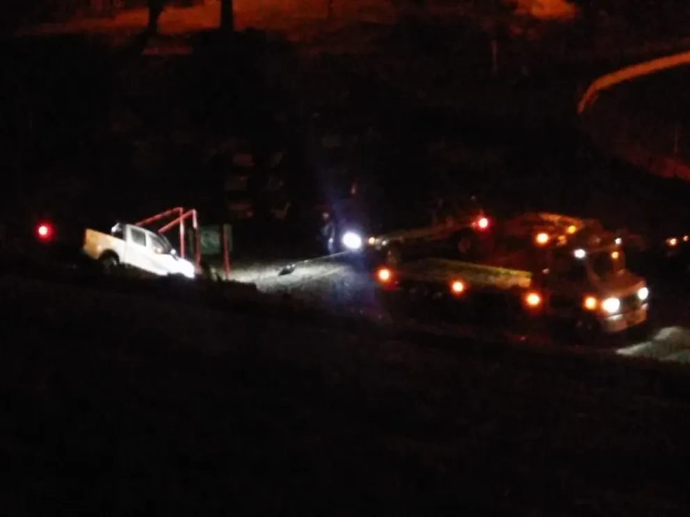 Notifoto: una camioneta cayó por las escaleras del Velódromo