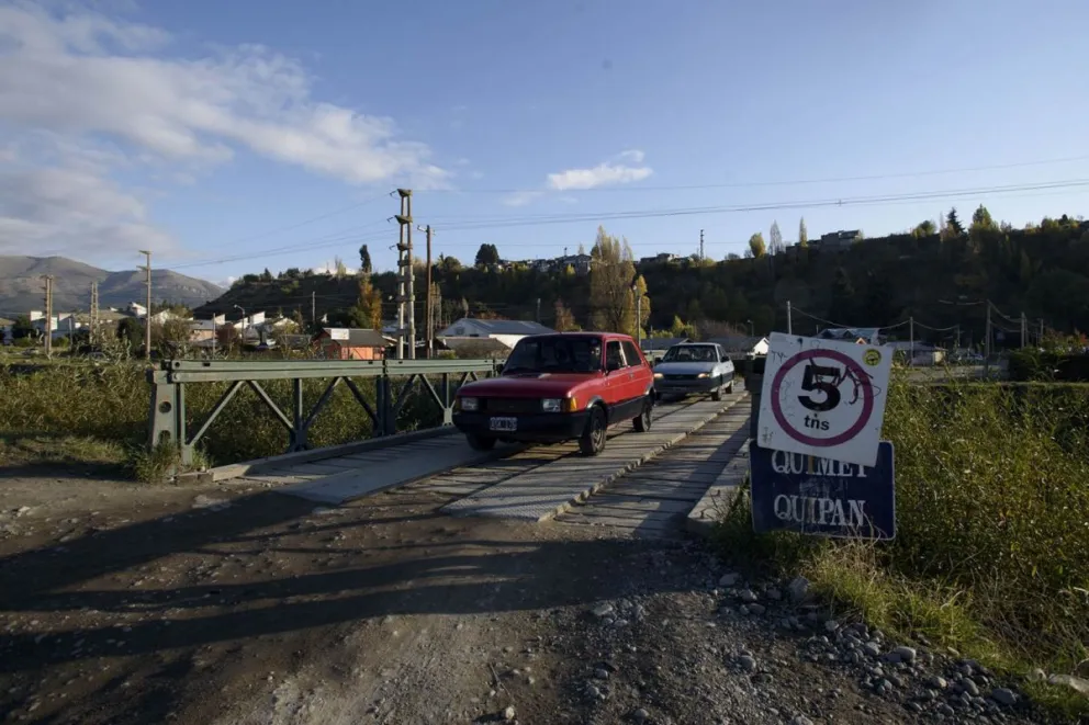 El puente fue cerrado al tránsito el 14 de marzo.