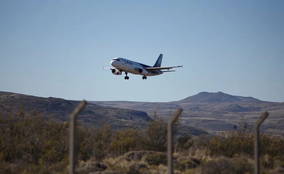 Gremios aeronáuticos se suman al paro y el 30 de abril no habrá vuelos