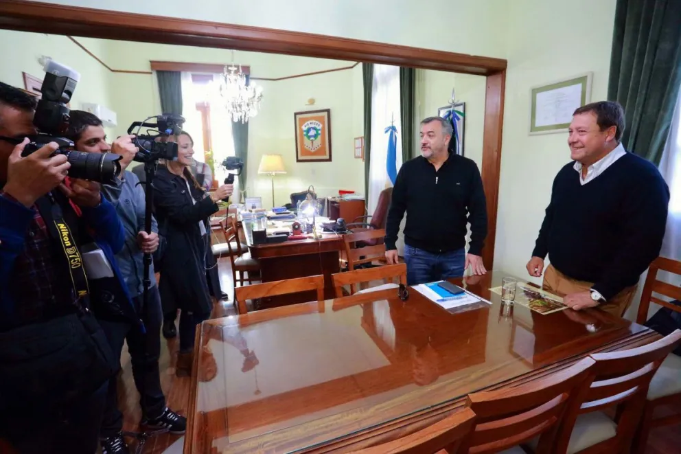 Los estatales rionegrinos cobrarán el 18 los $4 mil de indumentaria