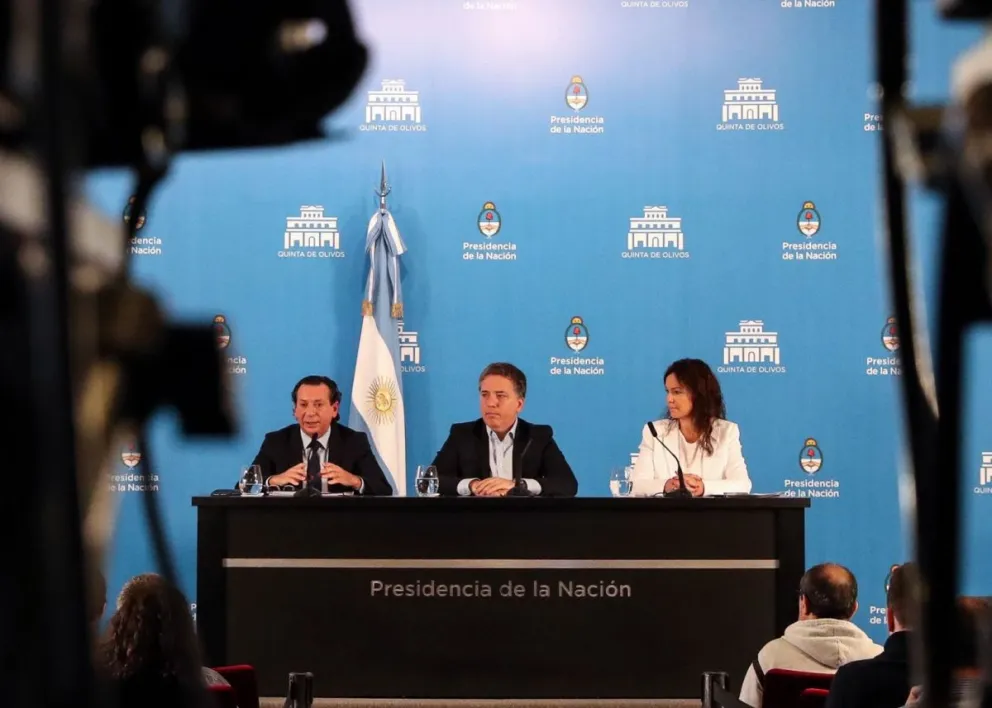 Dujovne, Stanley y Sica explicaron las medidas que adoptó el Gobierno