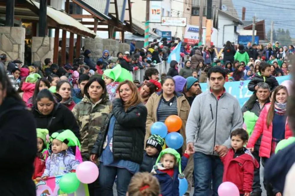 Invitan a inscribirse para el desfile por el 3 de Mayo
