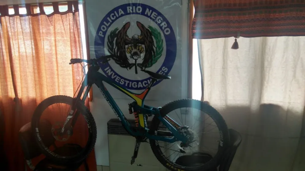 Recuperaron la bicicleta robada a competidores de mountain bike