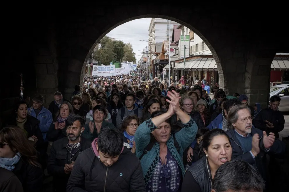 Video: multitudinaria marcha para repudiar las políticas del gobierno nacional