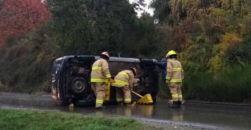 Voluntarios de Bomberos Campanario arribaron rápidamente al lugar. 