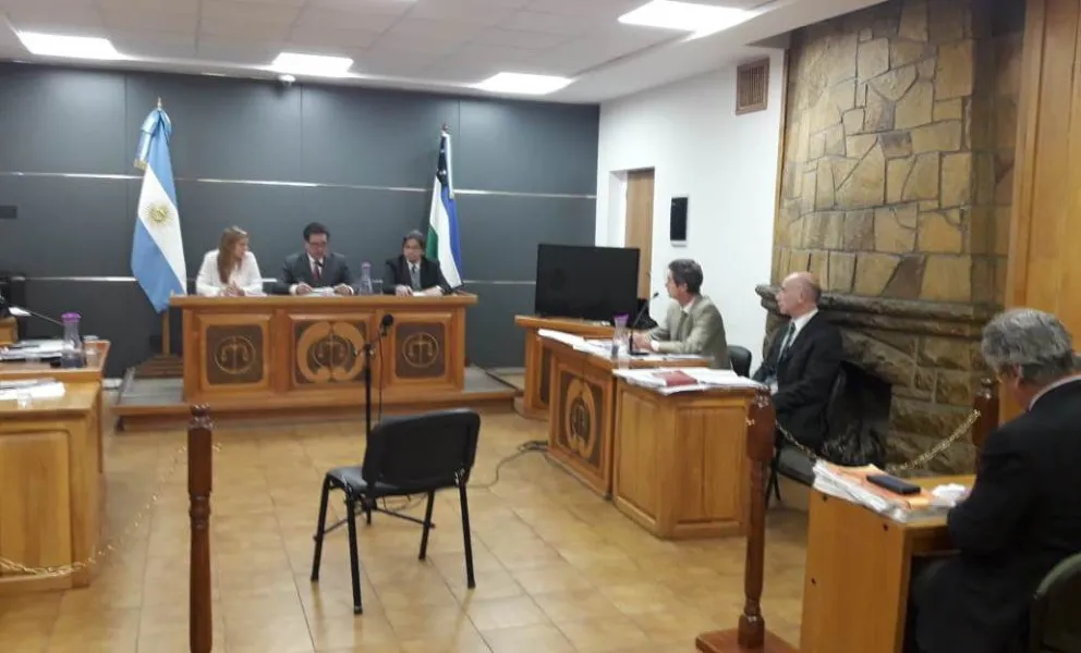 Comenzó el juicio contra el docente acusado de abusar sexualmente de una alumna