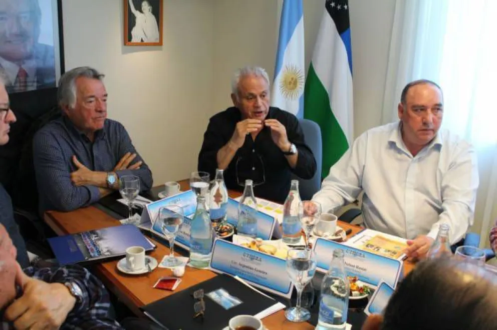 Propina obligatoria: Gastronómicos buscan que hasta el 18% del consumo vaya al trabajador