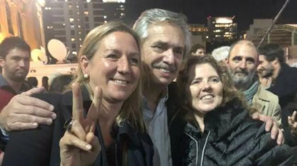 Martini (a la izquierda), con Alberto Fernández, en la presentación del libro “Sinceramente”. 