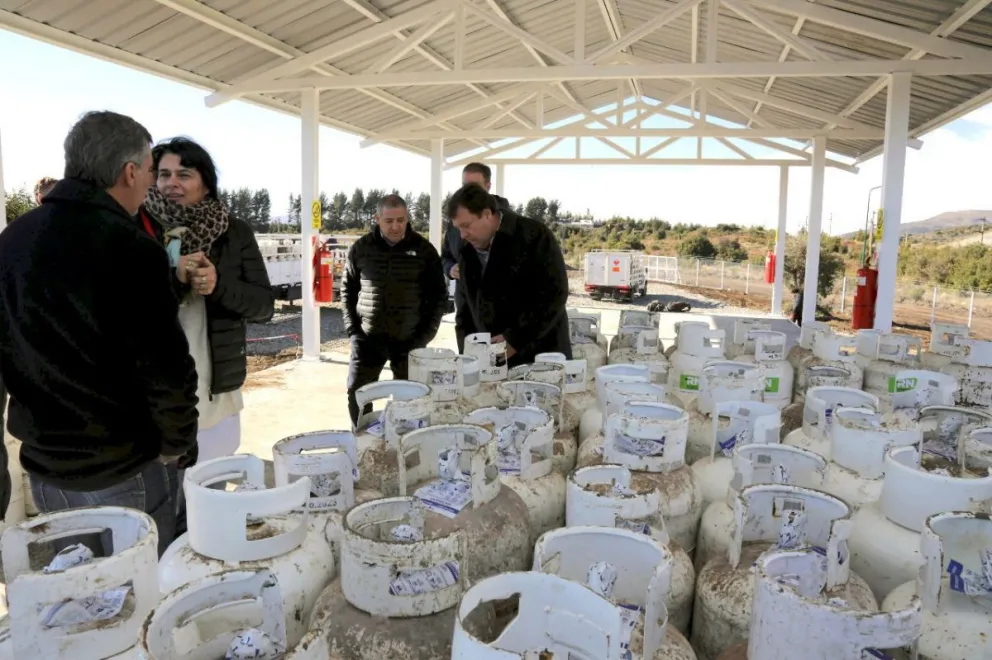 Se repartieron las primeras garrafas del Plan Calor Gas