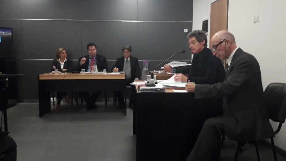 Tres años de prisión en suspenso para el docente que abusó de una alumna