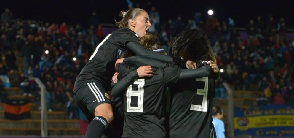 El seleccionado ganó y se llevó una gran despedida.